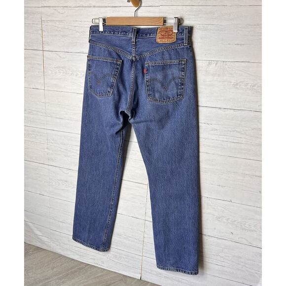 Levis Jeans Mens Size 32 X 30 Blue 501 Button Fly Medium Wash 100% Cotton - Picture 13 of 16